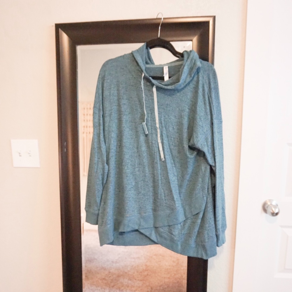 Hooded Pullover